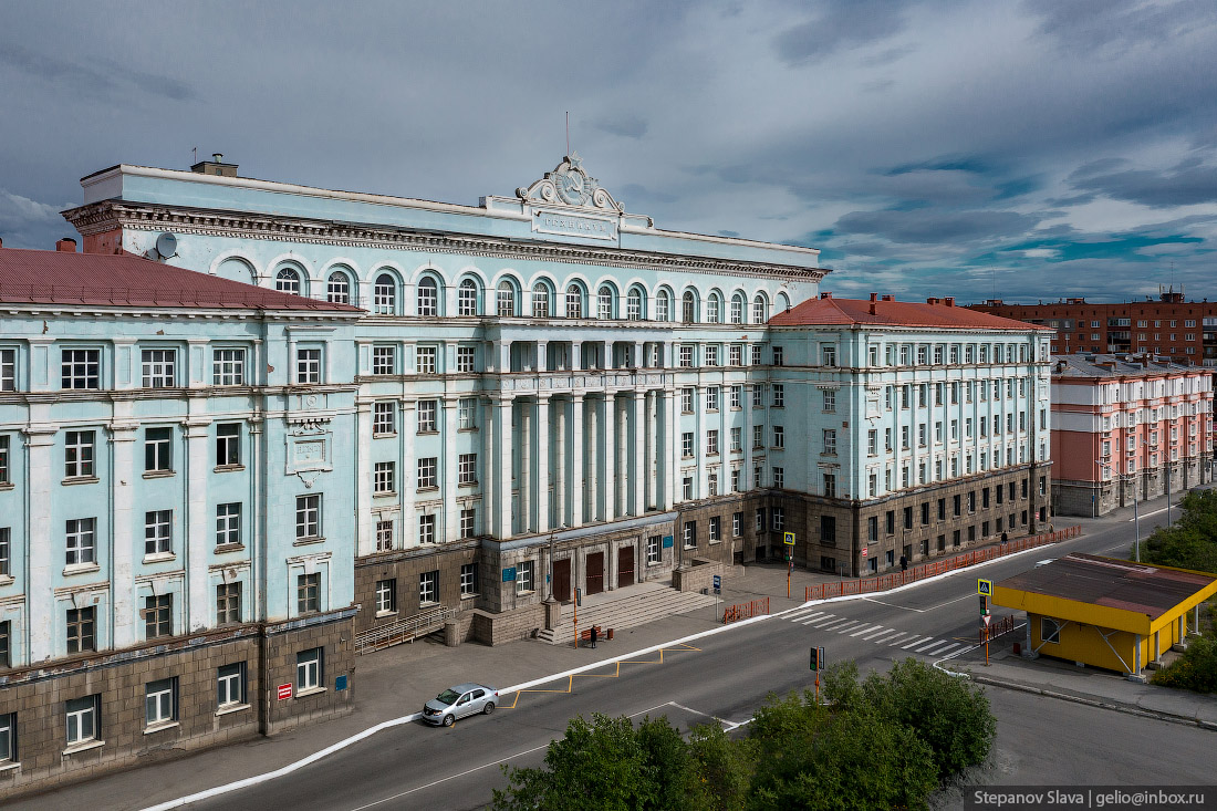 Заполярный государственный университет — обложка кейса